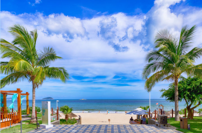 探索海南，邂逅热带风情，共赏碧海蓝天🌴🌊